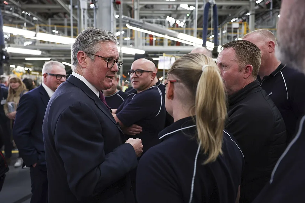 Prime Minister Keir Starmer and Chancellor Rachel Reeves visit Jaguar Land Rover in Solihull, United Kingdom, 7 April 2025.
