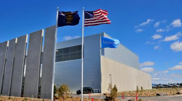 Exterior of a Facebook data center in Prineville, Oregon, September 2013.