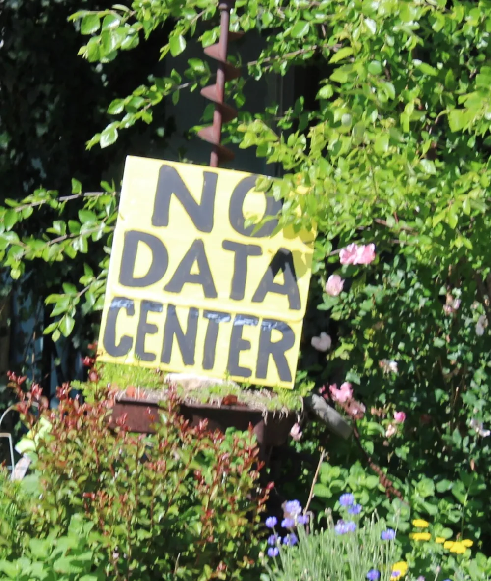 Anti–data-center yard signs in rural Kansas, 24 May 2026.