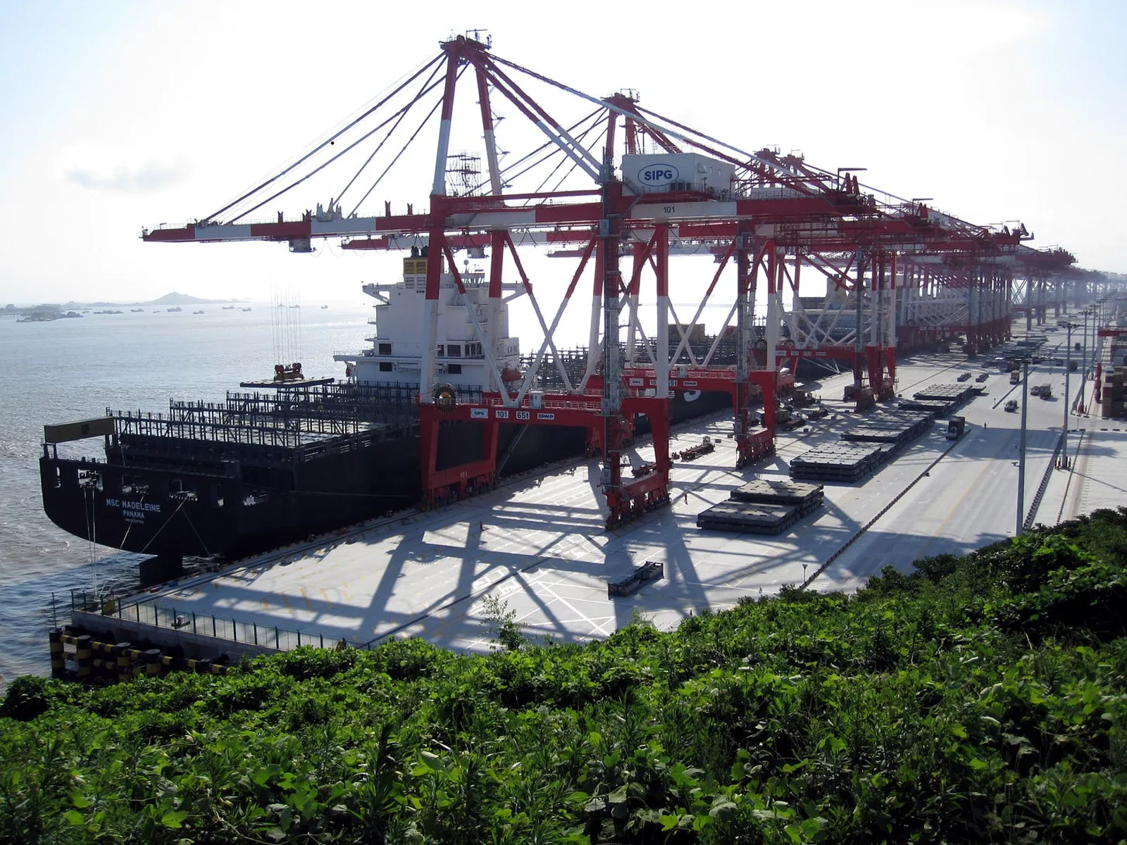 Cover photo: Yangshan Deepwater Port, Shanghai, MSC Madeleine at berth, June 2009.