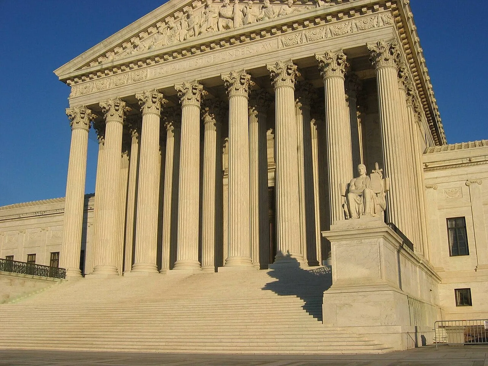 The United States Supreme Court Building on First Street in Washington, D.C. Photo: Wikimedia Commons.
