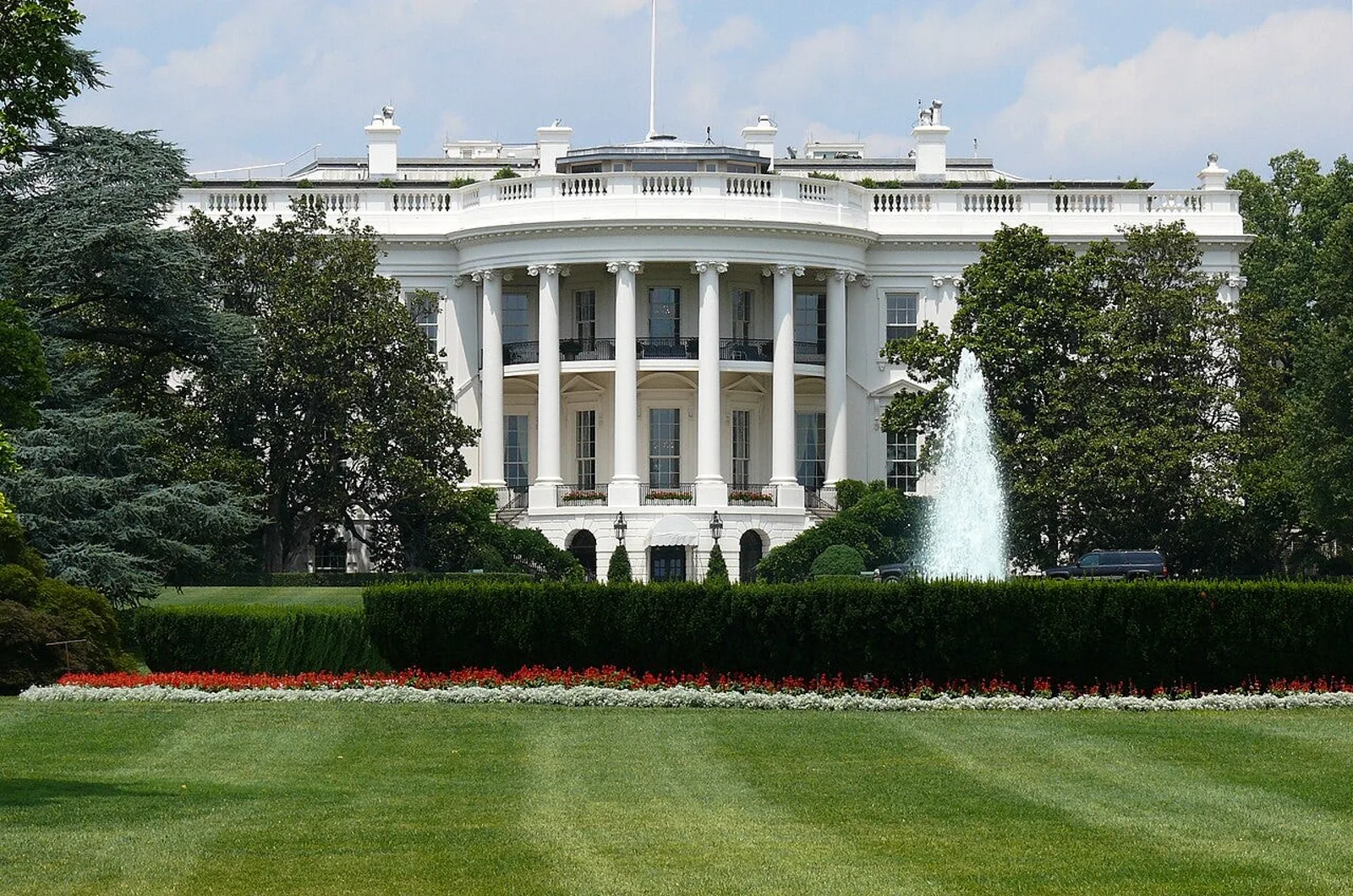 The White House south portico, where Trump dined with Anthropic CEO Dario Amodei