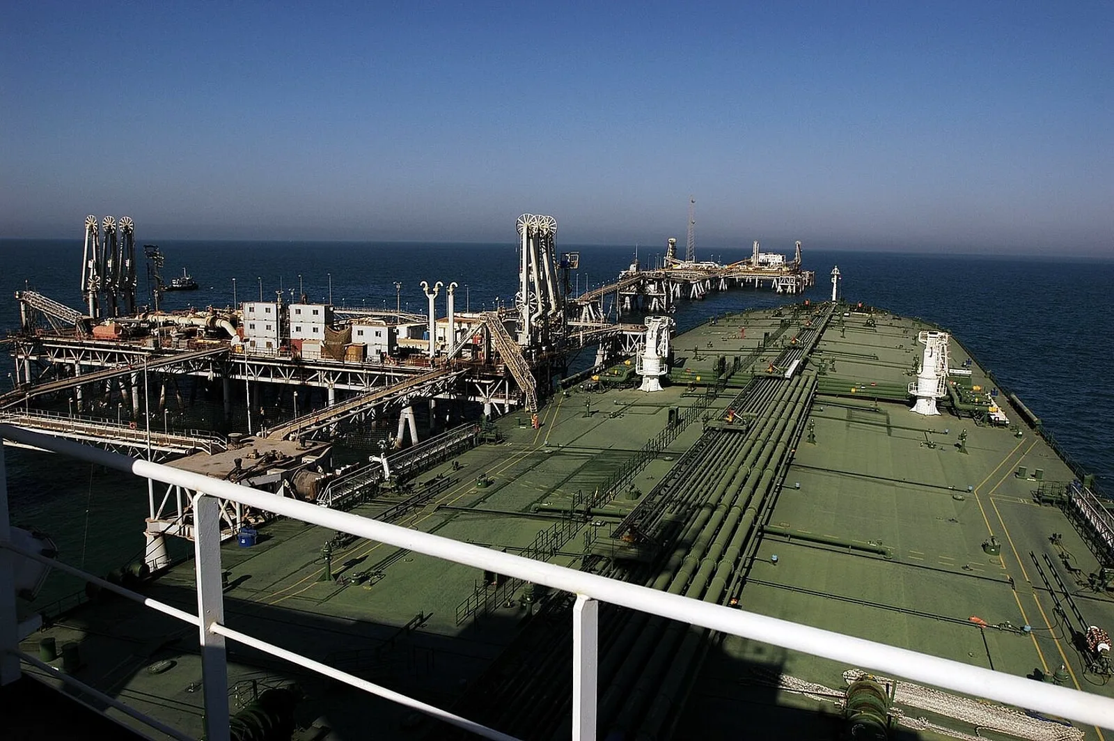 An oil tanker loads crude at Iraq's Al Basrah Oil Terminal in the Persian Gulf. Photo: U.S. Navy, public domain.